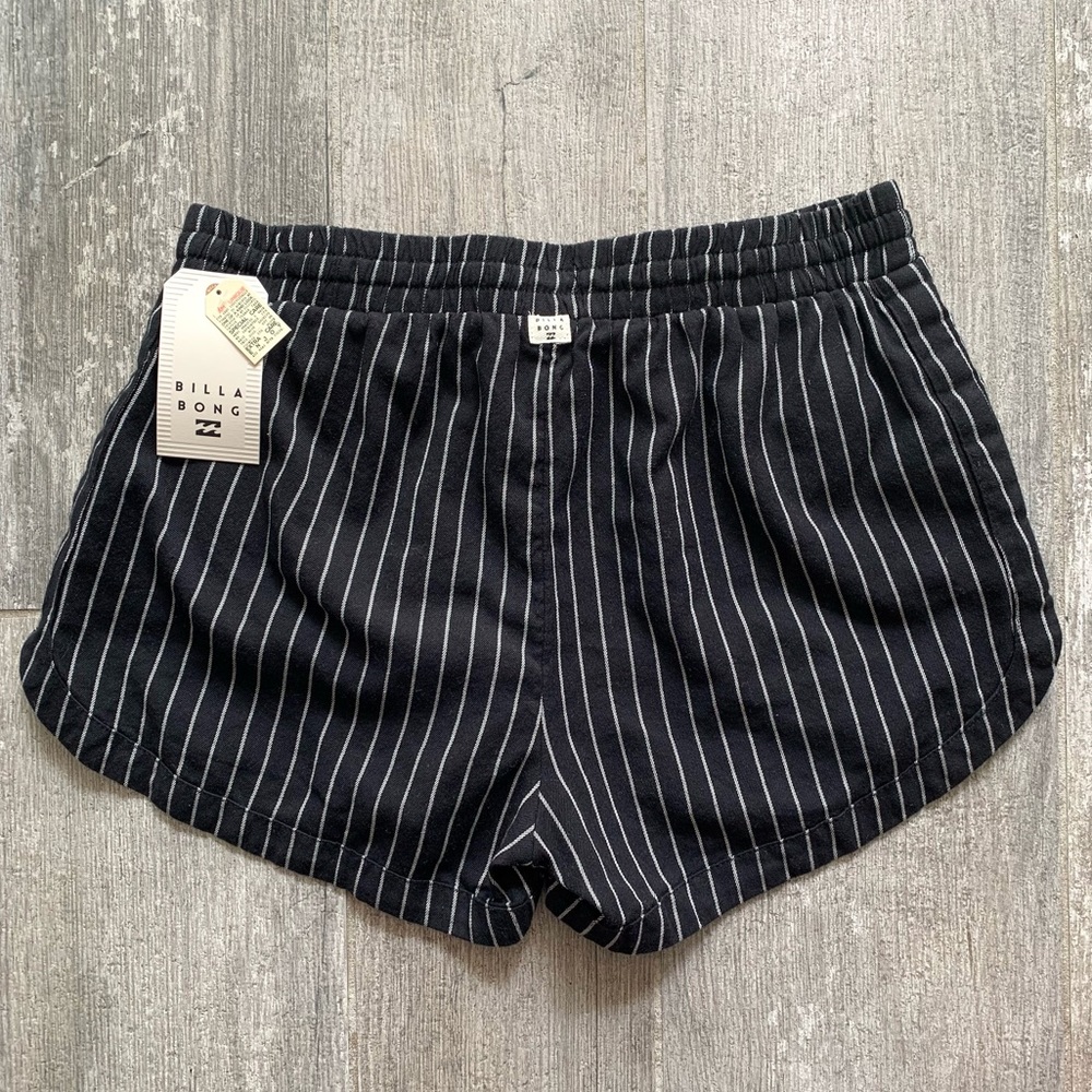 🔥🔥BILLABONG - ROAD TRIPPIN SHORT🔥🔥 - Picture 4 of 5